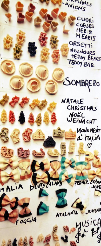 Pasta. PASTA. MUCHA.